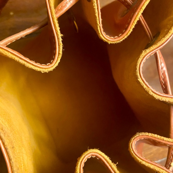 Louis Vuitton Tan/Brown Épi Leather Noe Bag - Picture 4 of 10